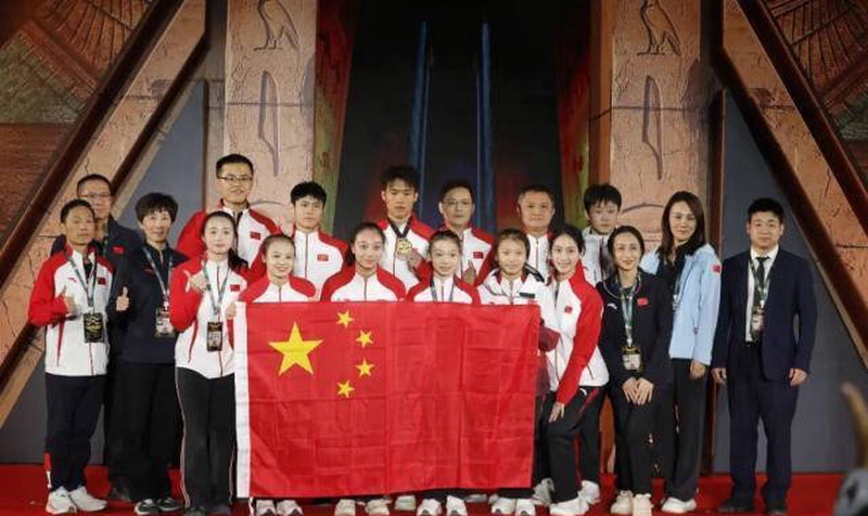 戛纳红毯杀疯了！中国代表团东方美降维打击，老外镜头都看劈叉！