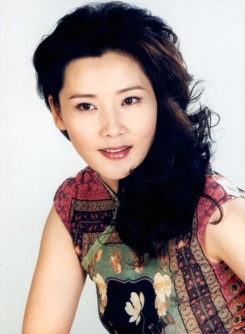 何赛飞怒怼李成儒 观众凭什么还那么宠她