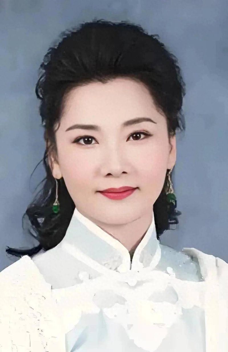 何赛飞怒怼李成儒 观众凭什么还那么宠她