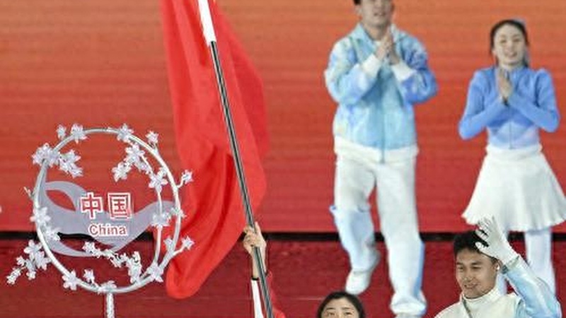 戛纳红毯杀疯了！中国代表团东方美降维打击，老外镜头都看劈叉！